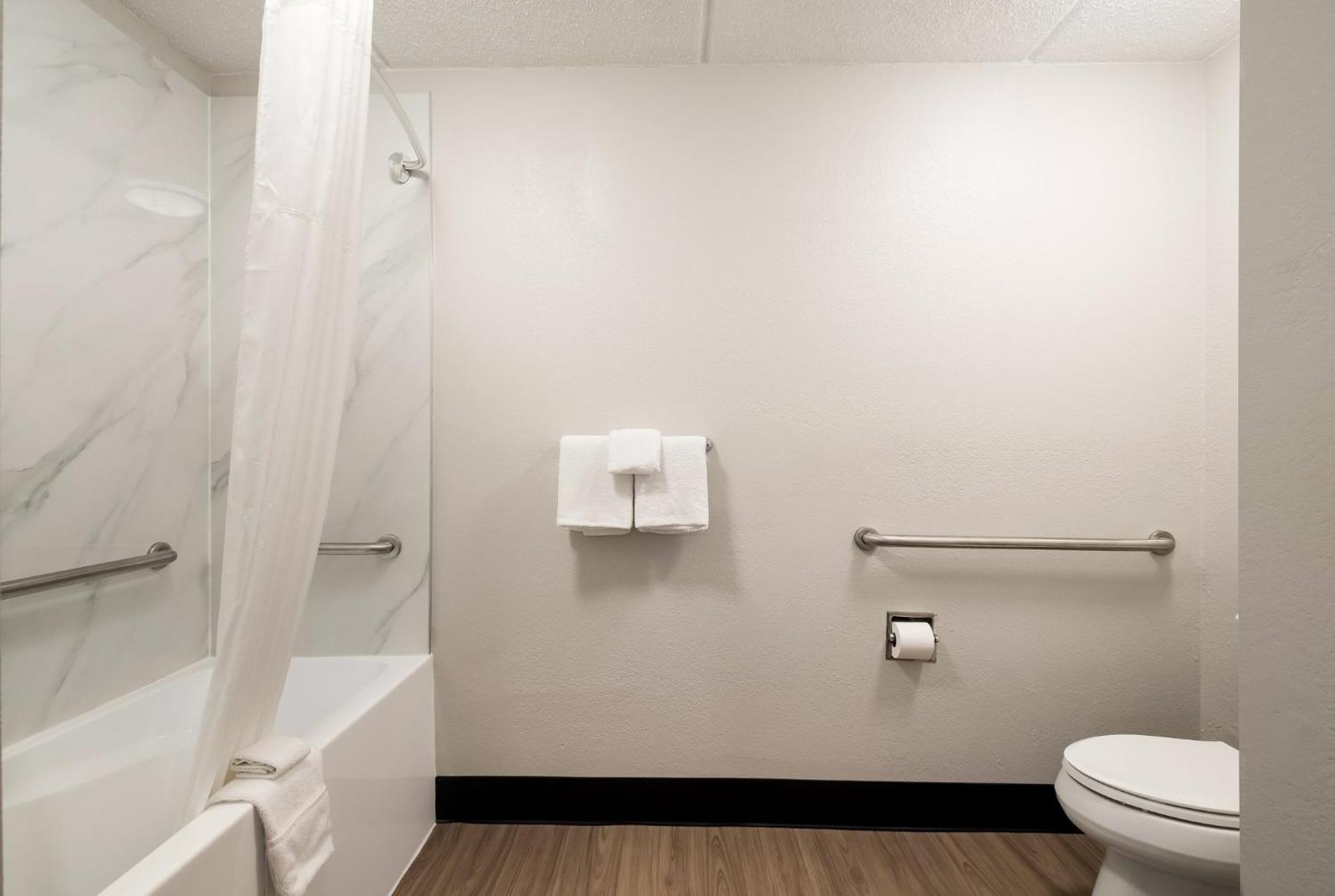 Red Roof Inn Chattanooga - Hamilton Place Bagian luar foto